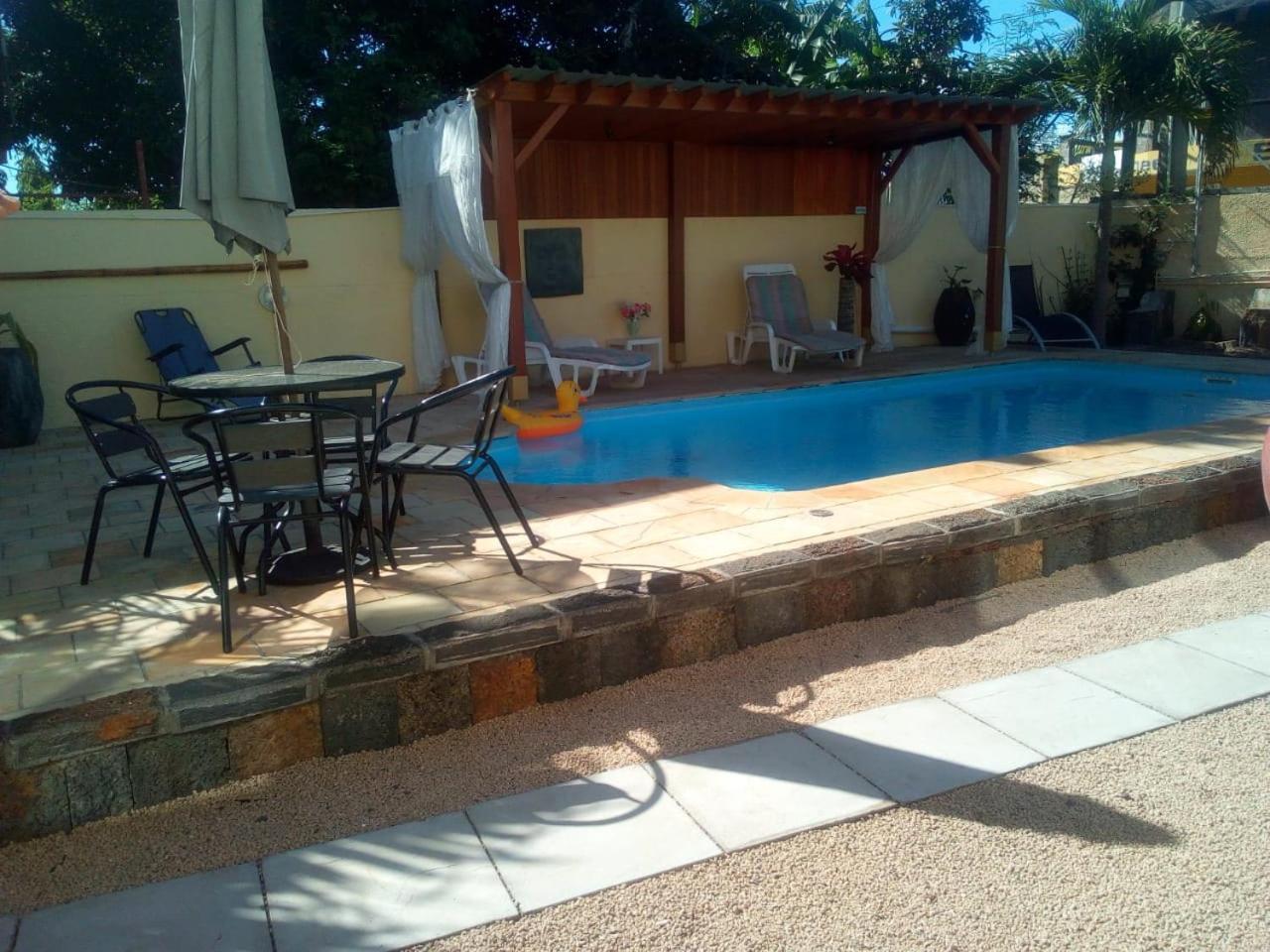 Jolie Villa Santa Avec Piscine Pointe aux Piments Exterior photo